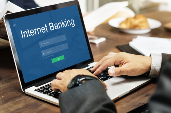 Use Internet Banking to Pay Bills from Your Smartphone Anywhere Anytime